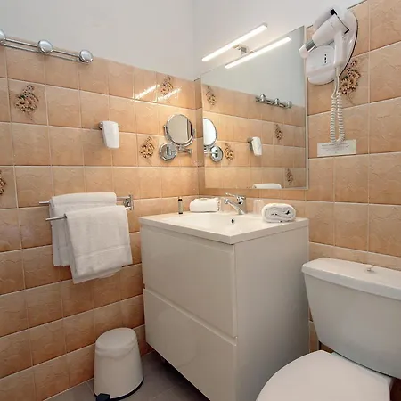 Les Marronniers Hotel 3*