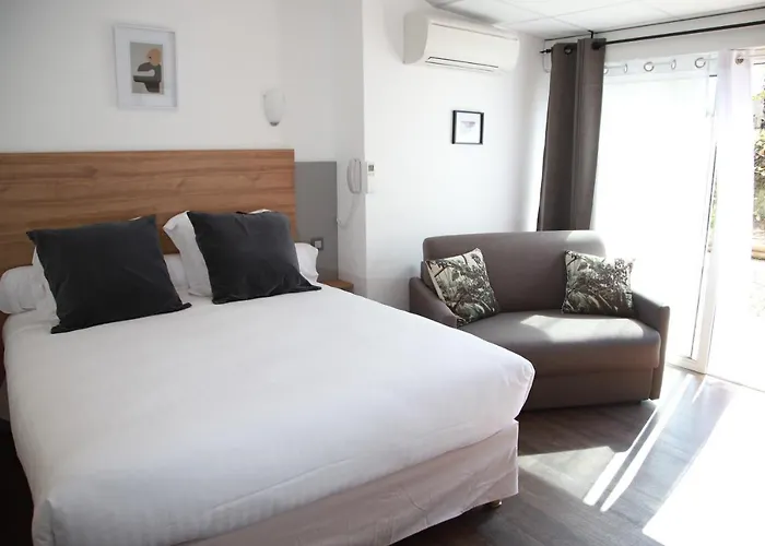 Les Marronniers Otel 3*