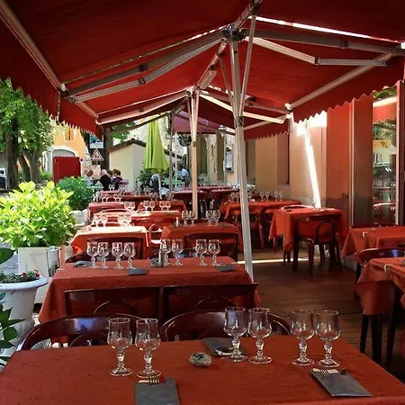 Les Marronniers Hotel